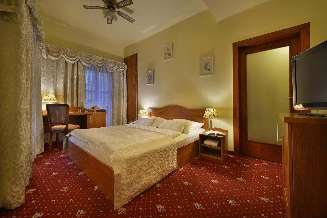 Hotel U 3 Pstrosu Prag Dış mekan fotoğraf