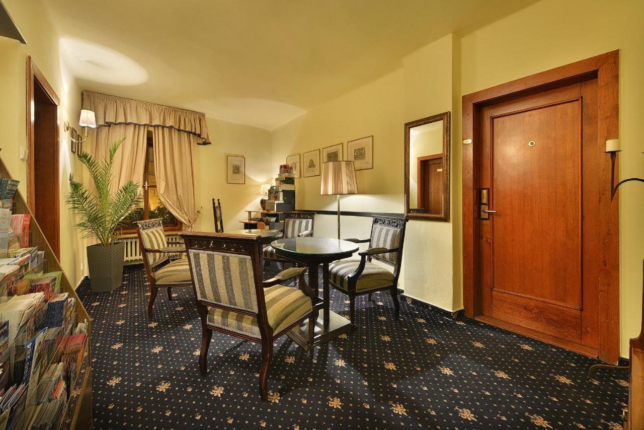 Hotel U 3 Pstrosu Prag Dış mekan fotoğraf