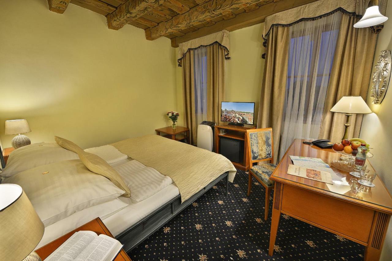 Hotel U 3 Pstrosu Prag Dış mekan fotoğraf